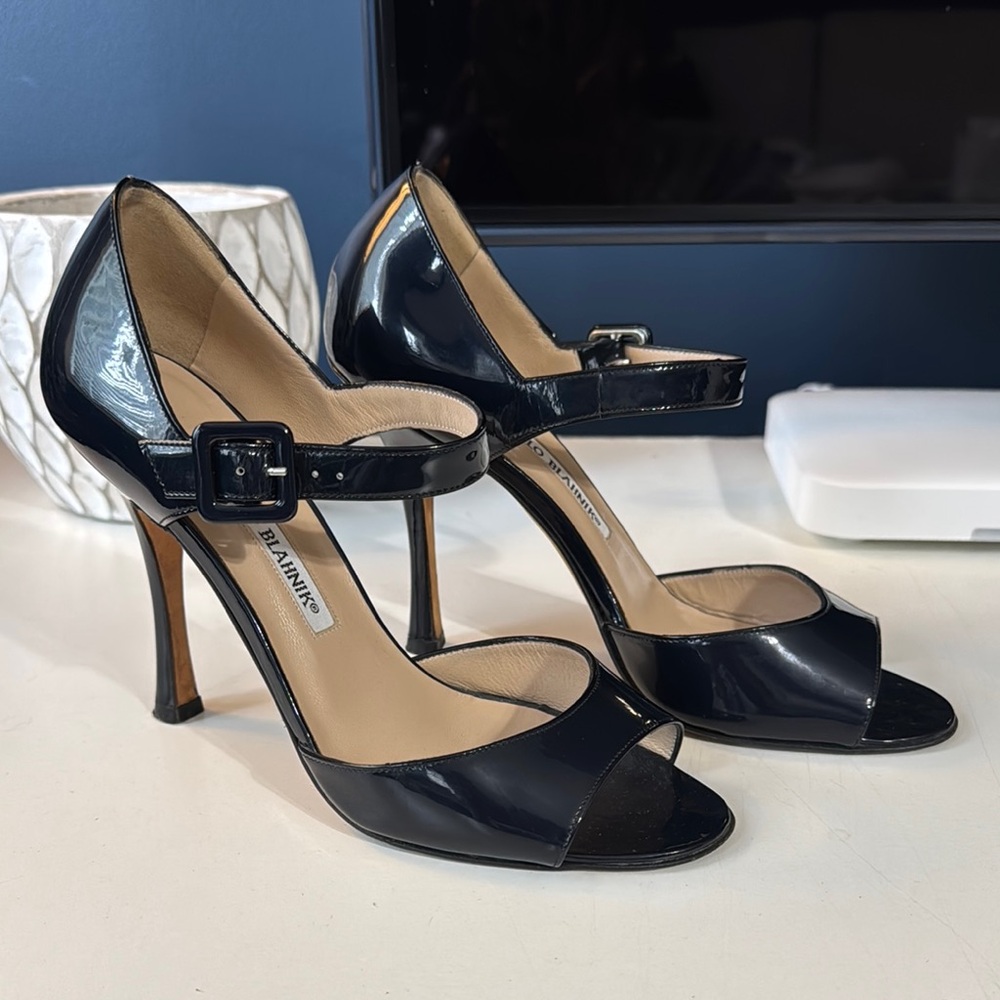 Vintage Y2K Manolo Blahnik CALDO Patent Leather Sandals | Size 36 (US 6)